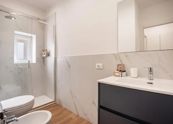 Appartement Binario 79 5terre 8min-in Front Of The Station,a-c La Spezia